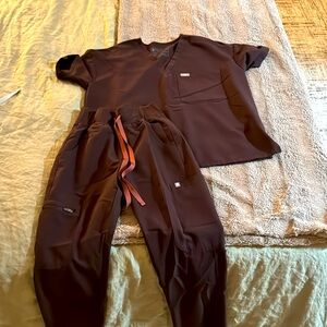 Espresso figs scrubs